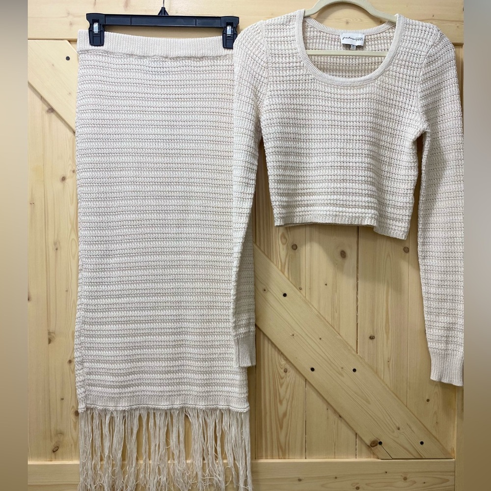 ❤️🔥❤️🔥Vacation Boho Ready Creamy Knit Fringe Skirt & Long-sleeve Crop Top Set - Picture 1 of 12